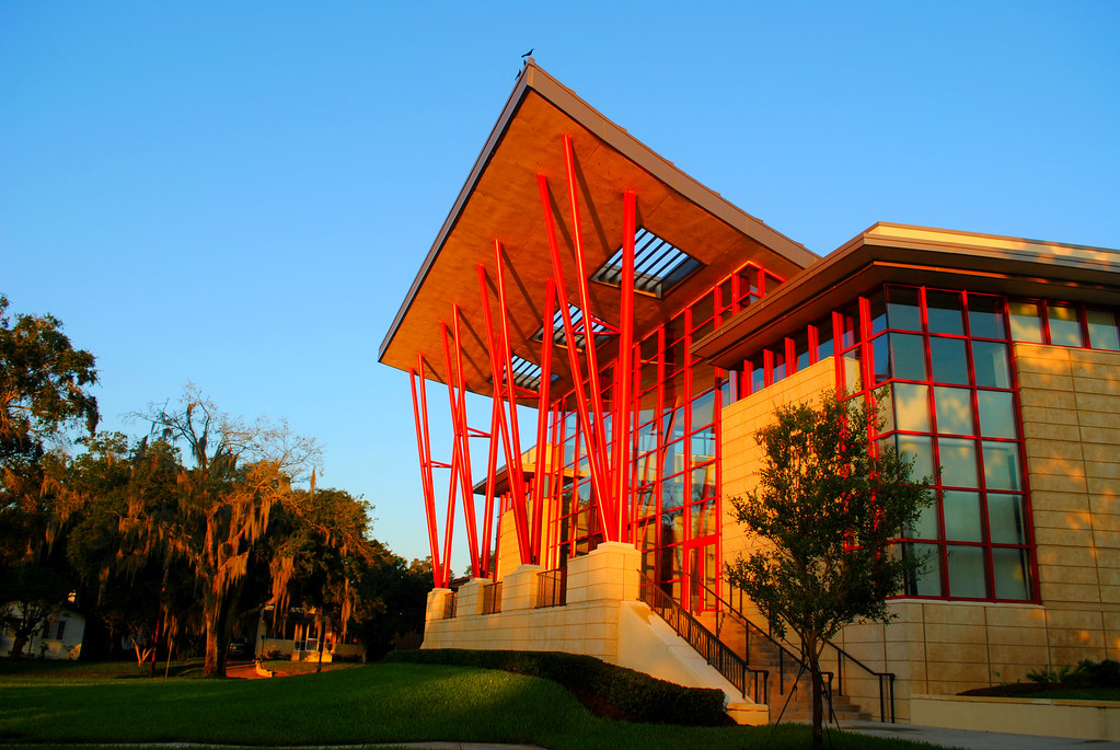 FLORIDA SOUTHERN COLLEGE AND THE ARCHITECTURE OF FRANK LLOYD WRIGHT